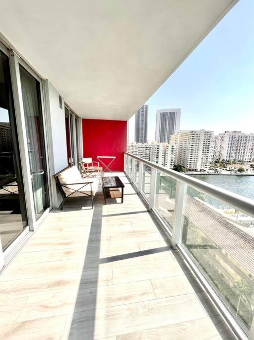 Luxury Condo Steps From Beach Hallandale Beach Exteriör bild