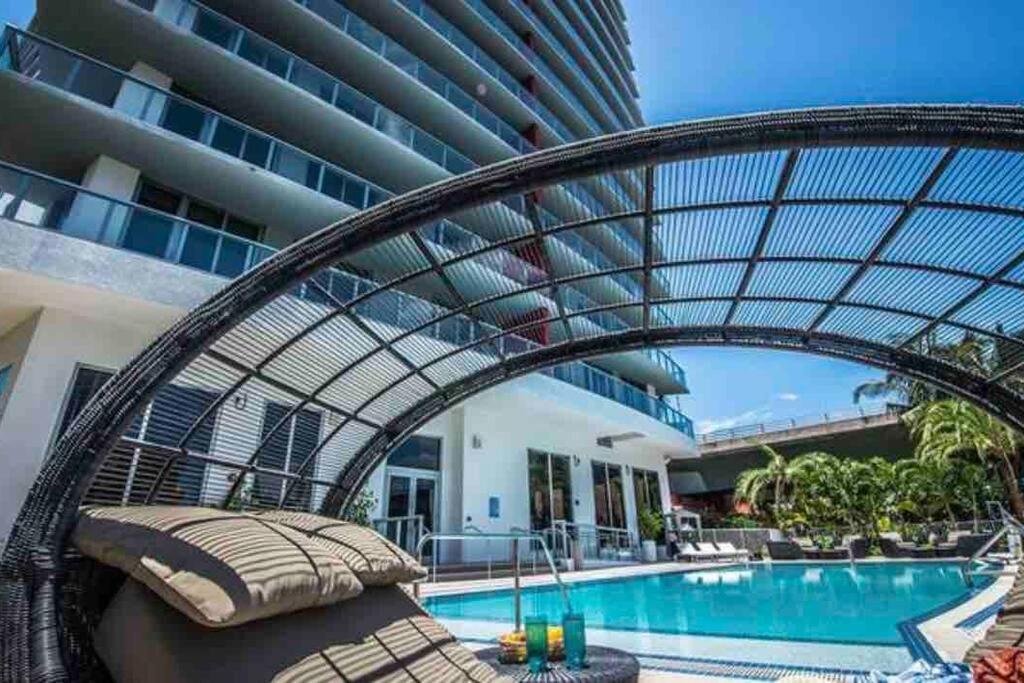 Luxury Condo Steps From Beach Hallandale Beach Exteriör bild