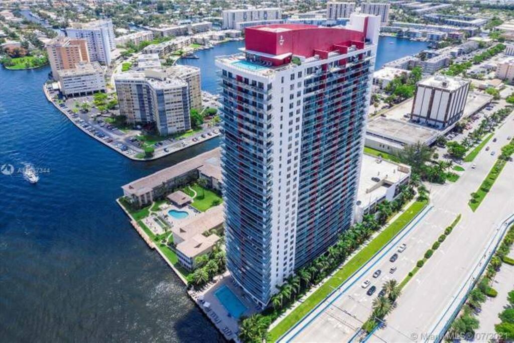 Luxury Condo Steps From Beach Hallandale Beach Exteriör bild